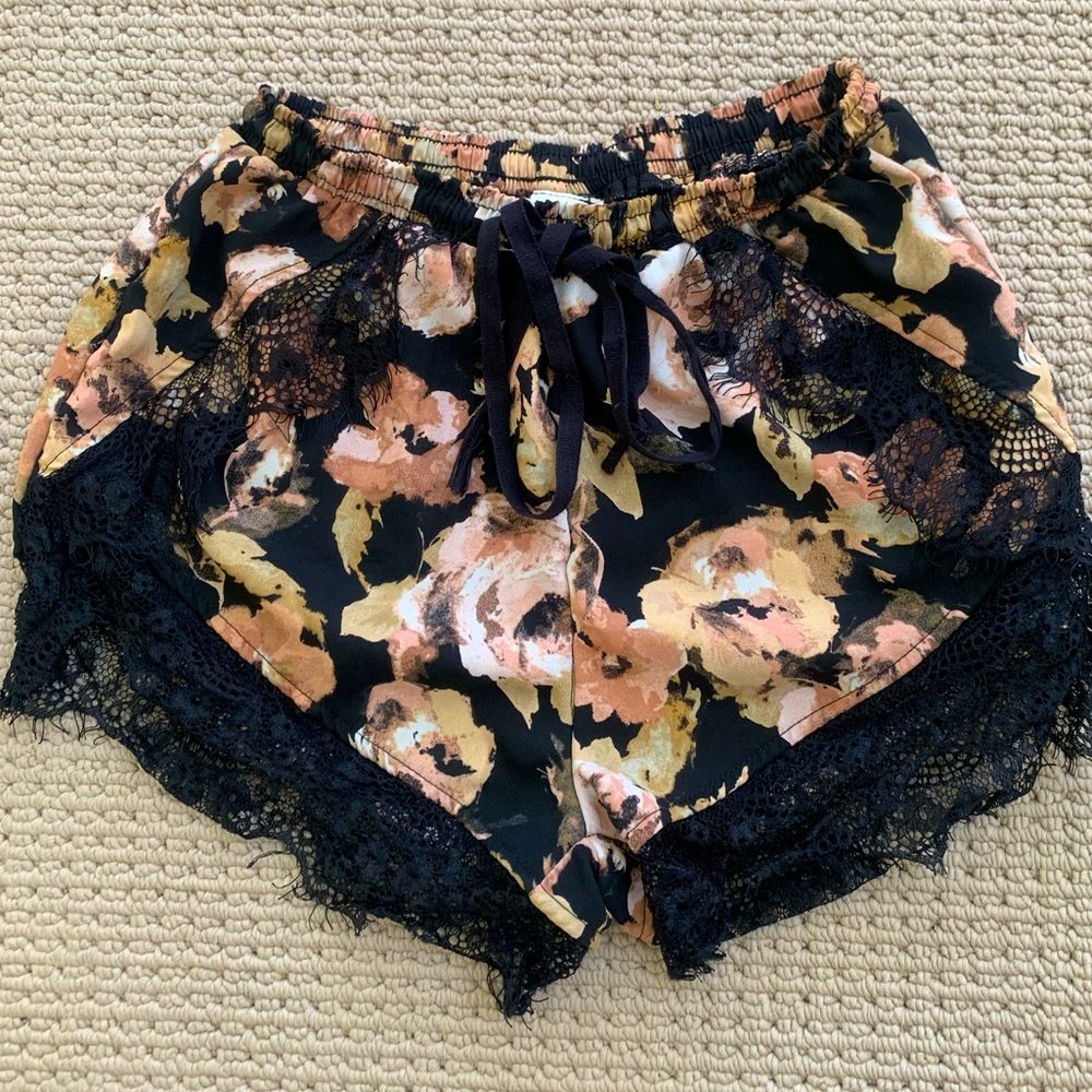 Nordstrom Floral Shorts🌸